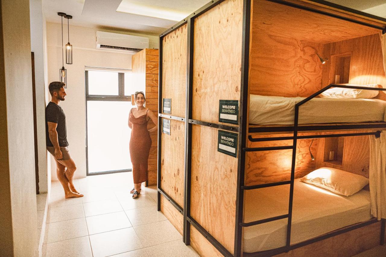 Nomads Hotel & Rooftop Pool Канкун Екстериор снимка